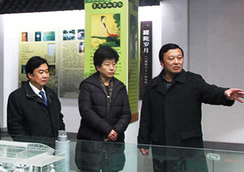 2011年1月16日，時任江蘇省委常委、紀委書記弘強視察今世緣。